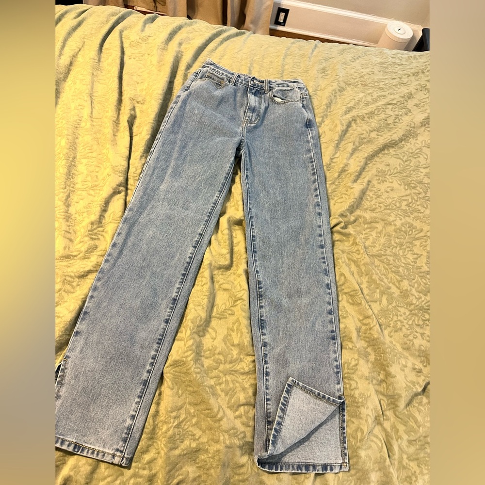 PrettyLittleThing Light Blue Straight Leg Jeans